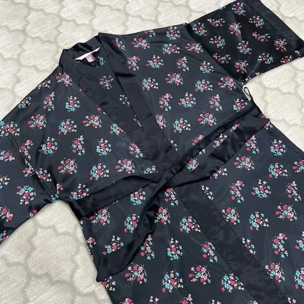 Victoria's Sectret Sleepware Kimono Robe black floral